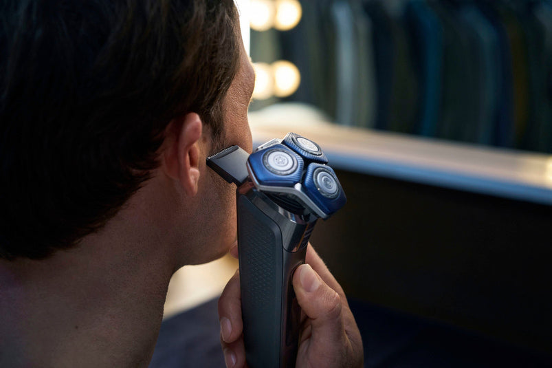 Philips Norelco, Shaver 7200, Rechargeable Wet and Dry Electric Shaver with SenseIQ Technology and Pop-up Trimmer, Black, 2025