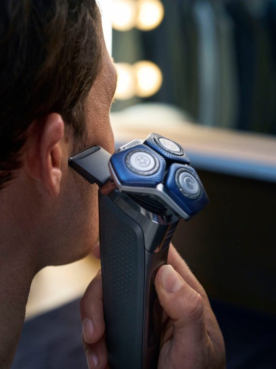 Philips Norelco, Shaver 7200, Rechargeable Wet and Dry Electric Shaver with SenseIQ Technology and Pop-up Trimmer, Black, 2025